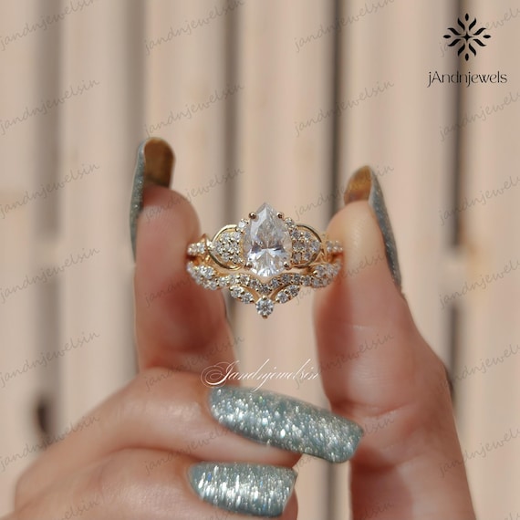 2CT Pear Moissanite Engagement Ring Set 14K Gold Ring Bridal Set Nature Inspired Floral Wedding Ring Unique Promise Ring Anniversary Gifts