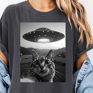 Cat Selfie With Alien UFO Funny Cat, Comfort Colors Alien Cat Unisex Garment-Dyed T-Shirt, Funny Alien Shirt, Cat Lover Gift, Quirky Tee