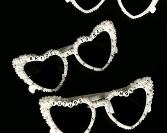Kundenspezifische Braut-Herz Rhinestone-Sonnenbrille, Braut, zum der Sonnenbrillen, Perlen-Sonnenbrille-Braut, Trauzeugin-Sonnenbrille-Geschenke, Brautparty zu sein