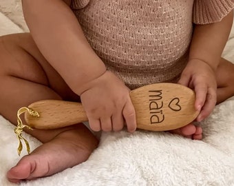 Brosse naissance en bois et lien paillettes pour bébé avec prénom à personnaliser / LITTLE WOOD BRUSH