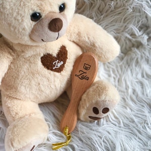 Kuscheliger Teddybär zur Geburt oder zu Weihnachten mit handgenähtem Spielzeugherz und Personalisierung des Vornamens des Babys / KLEINER TEDDYBÄR Bild 7