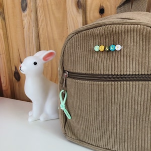 Sac à dos maternelle zipé en velours avec avec mot ou prenom en perles colorées personnalisé / Little BACKPACK COLORFUL image 7