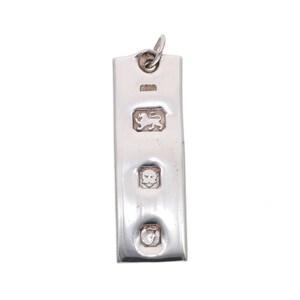 London 1980 Sterling Silver Ignot Pendant