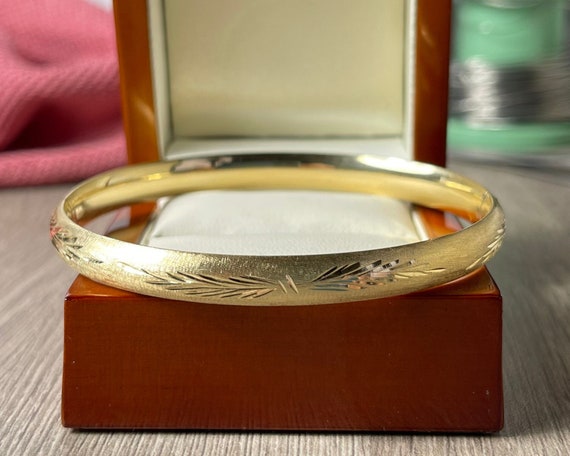 14ct Gold Bangle. Etsy