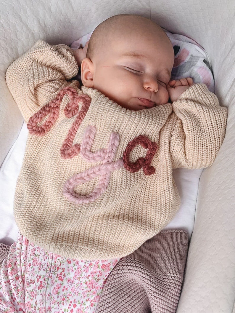 Custom name sweater, personalised, hand-embroidered jumper, baby shower, baby announcement, kids birthday present, over 80 yarn colours Milk white