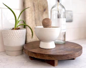 Rustic Wooden Round Stand – Handmade Countertop Riser, Farmhouse Display Pedestal, Kitchen or Bathroom Organiser