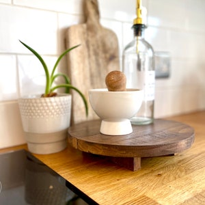 Rustic Wooden Round Stand – Handmade Countertop Riser, Farmhouse Display Pedestal, Kitchen or Bathroom Organiser
