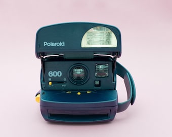 Polaroid 600 Vintage Instant Camera with the Classic 1990&#39;s Design | Fotocamera Istantanea Instantané Sofortbildkamera | 30 Days Guarantee