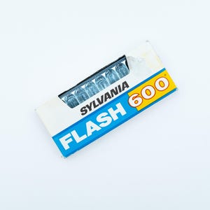 Sylvania Flash 600 Flash Bar - Flash for Polaroid Cameras in the 600-series