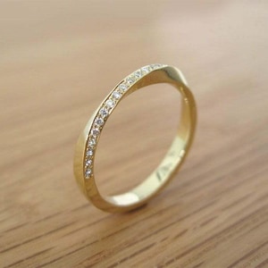 Anel de diamante moissanita, anel de ouro maciço 14k, anel com faixa de ouro, anel de designer com faixa de ouro, lindo anel de diamante, anel de ouro amarelo, anel feito à mão