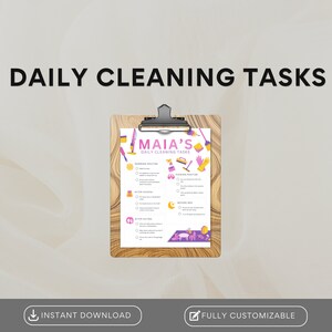 Op de afbeelding: Een printbare dagelijkse schoonmaakchecklist met een roze en paarse ontwerp. De checklist heeft de titel "Maia's Daily Cleaning Tasks" en bevat een verscheidenheid aan schoonmaaktaken, zoals bed opmaken, afwassen en de vuilnisbak legen.