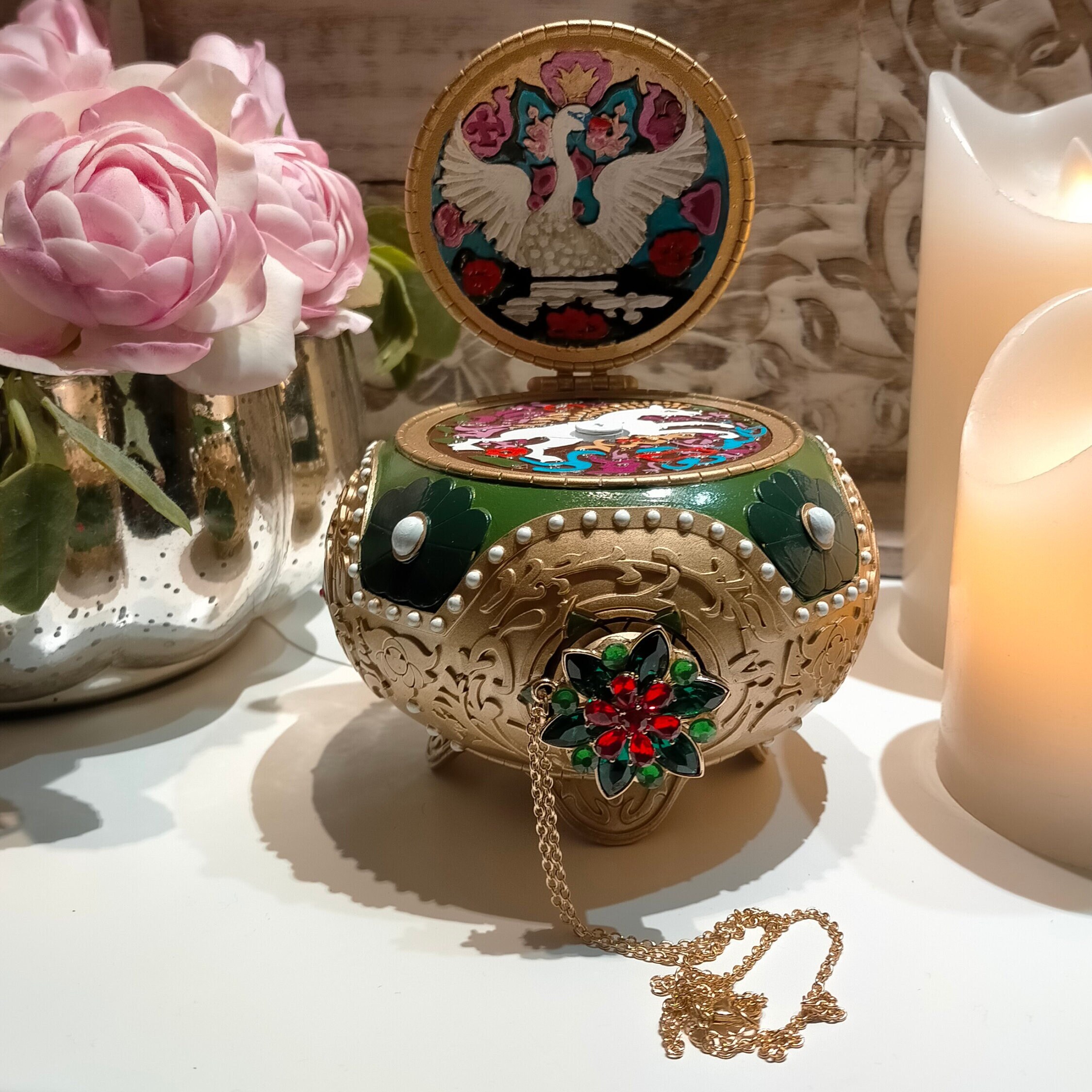 Music box that plays 2024 once upon a december