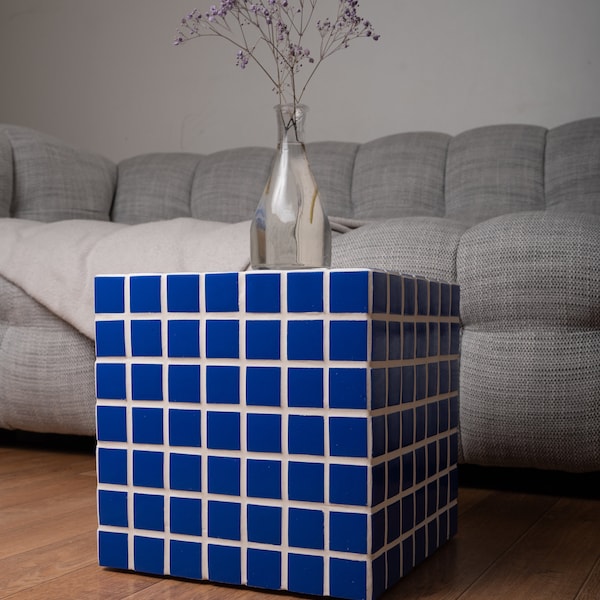 Cube carrelé Bleu Klein