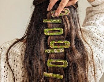 barrettes à cheveux crocodiles résine époxy et naturelle fougère et fleurs fait main