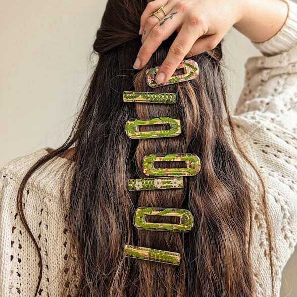 barrettes à cheveux crocodiles résine époxy et naturelle fougère et fleurs fait main