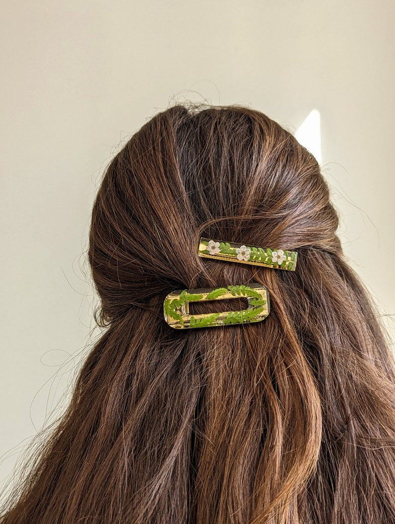 barrettes à cheveux crocodiles résine époxy et naturelle fougère et fleurs fait main image 7