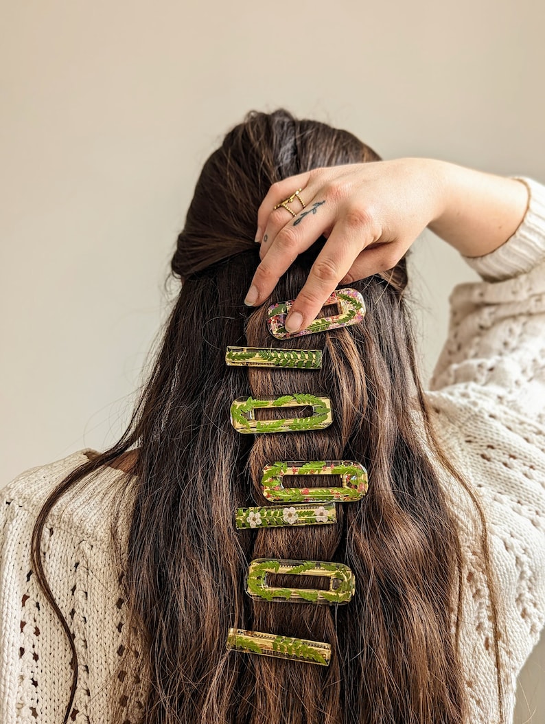 barrettes à cheveux crocodiles résine époxy et naturelle fougère et fleurs fait main image 1