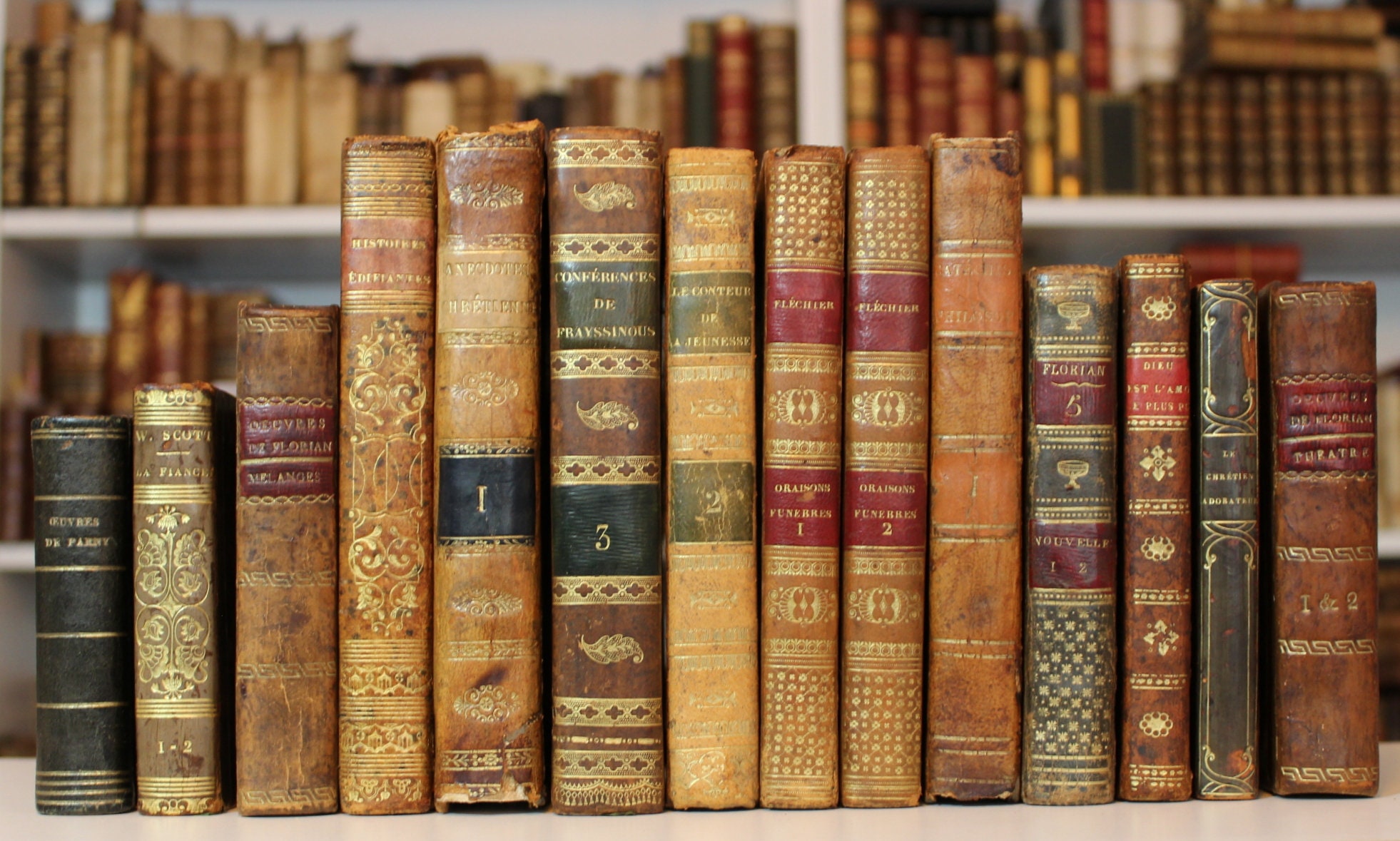 アンティーク雑貨 Old French Books 1830. アンティーク雑貨 Old French Books 1830. Antique 1830's