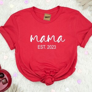 Mama Est 2023 - wybierz dowolny rok! Koszulka z prezentem dla mamy, Koszulka dla mamy dziewczynek, Koszulka z okazji macierzyństwa, Koszulka z okazji przyszłej mamy, Prezenty na Dzień Matki, Koszulka dla mamy