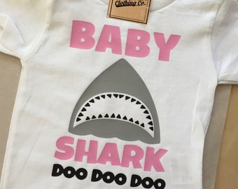JulieTee Daddy Shark Doo Doo Doo T-Shirt – Funny Graphic Tee In Black, Great Gift For Dads & Fans - View #7