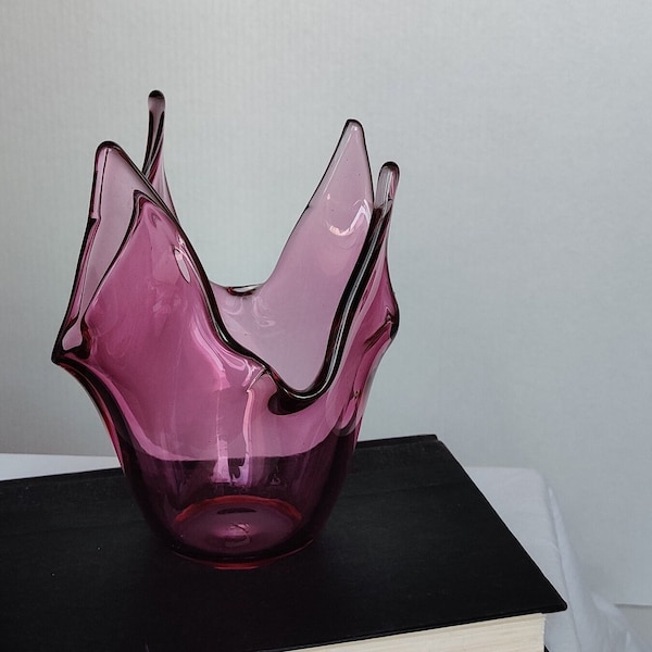 Vintage Murano-style pink art glass glass bowl - hand blown