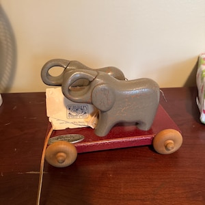 Vintage 1997 Gerald E  Henn Noah Ark Elephant Pull Toy Collector’s Folk Art Handmade Wooden Figurine