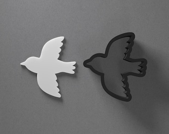 Orecchino in pasta polimerica e tagliabiscotti a forma di uccello in volo, strumento per ceramica