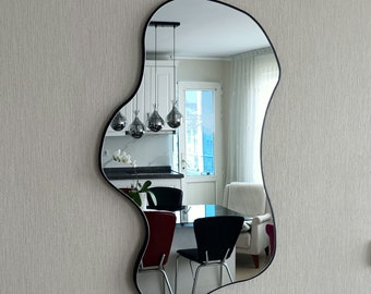 Specchio da bagno irregolare, Specchio da parete asimmetrico, Specchio moderno estetico, Specchio da corridoio per la decorazione domestica, Specchio sospeso per soggiorno