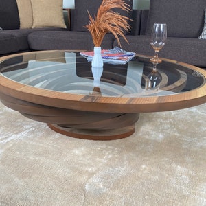 Ellipse Großer Couchtisch für Wohnzimmer, Couchtisch aus natürlichem Walnussholz, modernes, dekoratives, individuelles Design mit Glasplatte