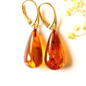 Gold color amber earrings, teardrop amber earrings, natural Baltic amber, amber jewelry, cognac dangle amber earrings, gold color earrings