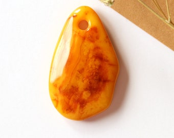 Pendentif en ambre naturel de la Baltique de couleur orange, pendentif en ambre avec trou, bijoux en ambre faits main de style bohème, bijoux fins en pierre d'ambre véritable