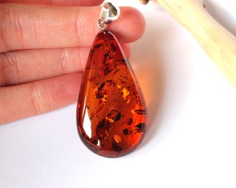 Pendentif ambre couleur cognac foncé, bijoux en ambre naturel de la Baltique, bijoux en argent ambre, ambre cognac, perle d'ambre pure nature, bijoux en pierres précieuses