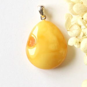 Amber pendant, natural Baltic amber, amber jewelry, Baltic amber jewelry, amber jewellery, yellow amber bead, amber and silver,amber pendant