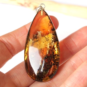 Pendentif goutte d&#39;ambre citron avec petit insecte, pendentif en ambre couleur citron, pendentif en pierres précieuses, pierre avec insecte, ambre balte naturel, ambre