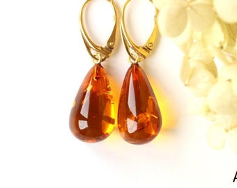 Gold color amber earrings, teardrop amber earrings, natural Baltic amber, amber jewelry, cognac dangle amber earrings, gold color earrings