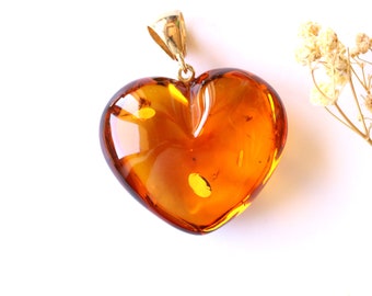Super grand pendentif coeur en ambre de la Baltique, pendentif en ambre massif en forme de coeur, ambre naturel, cadeau coeur en pierre précieuse pour femme, pierre exclusive