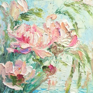 Pioenrozen in de buurt van rivierolieverfschilderij origineel wilde pioenroos bloemkunstwerk voor interieurdecoratie Wit roze bloemblaadje schilderij natuurliefhebbers cadeau