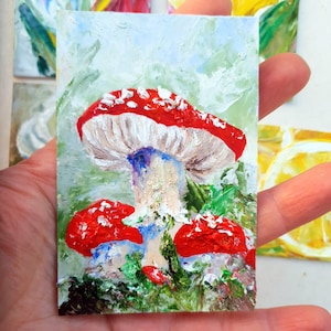 Pintura original de agaric mosca cogumelos vermelhos texturizados impasto pintura a óleo pequena obra de arte presente para amantes da natureza arte de parede de outono
