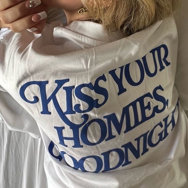 Dale un beso de buenas noches a tus amigos- Camiseta unisex