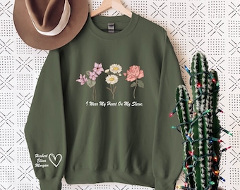 Custom Mama Sweatshirt: Floral Heart Sleeve, Personalized Kid Names