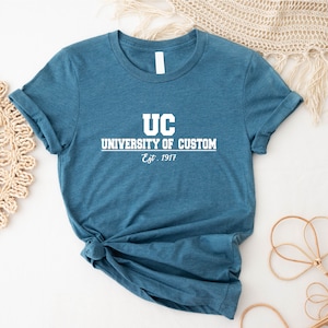 Personalisiertes College T-Shirt: Personalisiertes Geschenk für Studenten