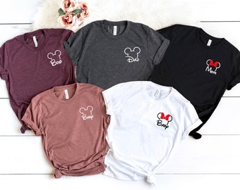 Camiseta Disney personalizada para mamá y papá, camiseta de vacaciones familiares Disney, mundo mágico Disney, camiseta familiar para Disneyland, camiseta familiar Disney de bolsillo