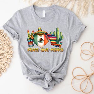 Peace Love Mexiko Karte Shirt, trendige mexikanische Flagge und Liebe Design, perfekt für Travel Mexiko Liebhaber Shirt, coole Karte Liebe Design für Mexikaner