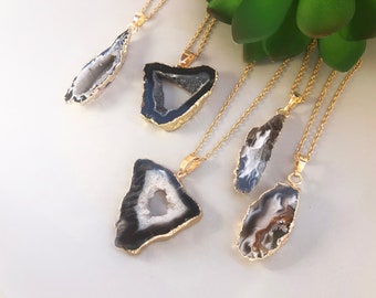 Druzy ketting Geode agaat hanger Gesneden kristallen ketting met 18k gouden ketting