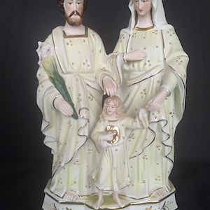 Beautiful porcelain statue of the Holy Family, Mary, Joseph and child Jesus, Catholic, Religious statue, Biscuit porcelain, Beautiful colors