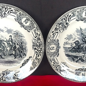 Satz antiker Napoleon-Bonaparte-Teller Bonaparte à Arcole 1796, Napoleon hält eine Ansprache an die Truppen Bavaroises und Wurtembergoises, Militaria
