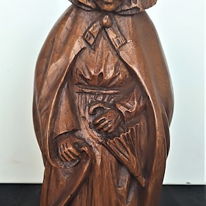 Figurine of a lady with a hooded cape and beautiful bow and walking stick and umbrella, hand-carved, French folk art, Artisan, home labor