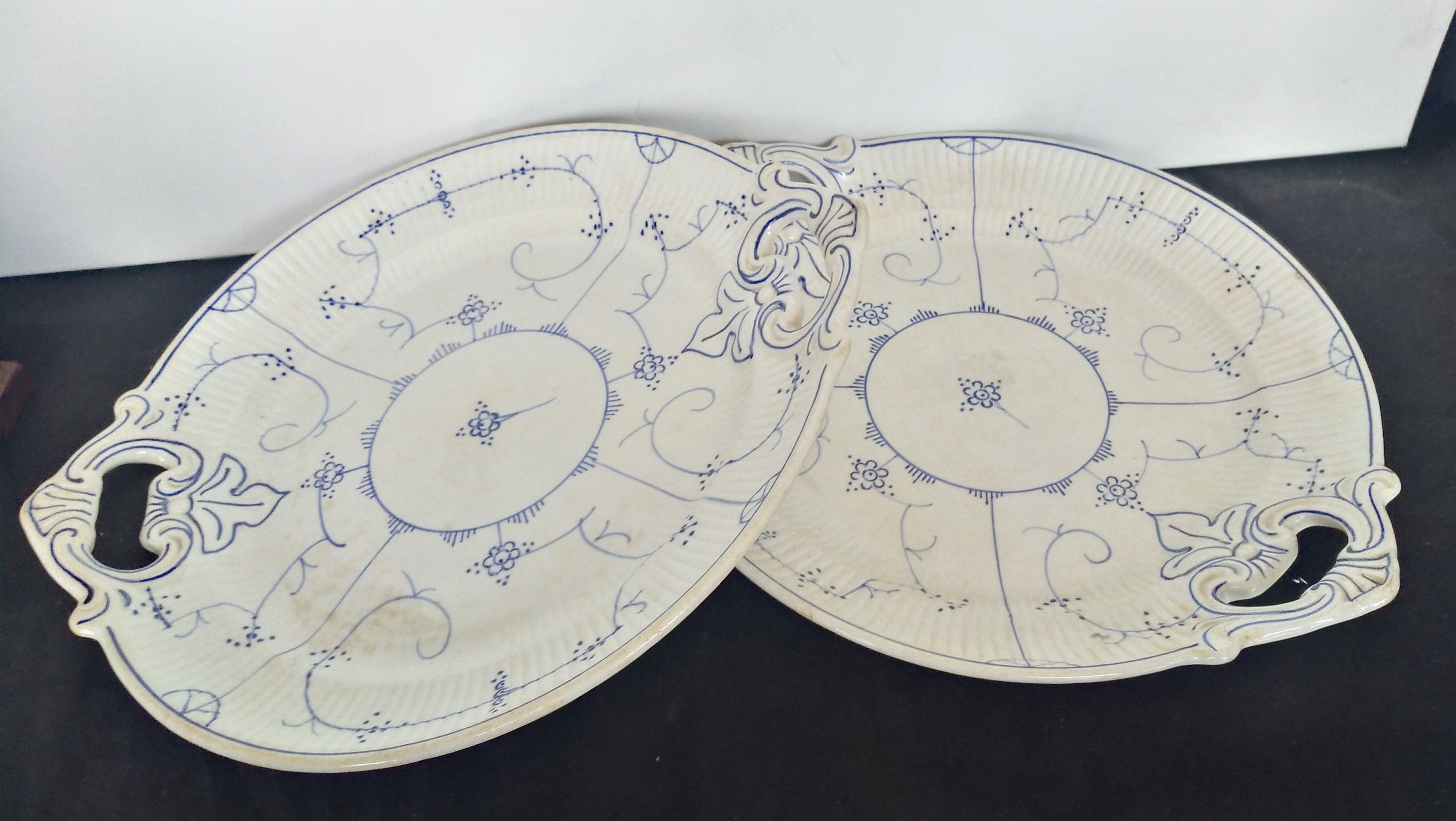 Serving dishes, Saxon decor, Villeroy & Boch Dresden, white and blue decorated, Snack bowl, cake tray, Table decor, Gastronomy.