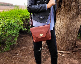Bolso bandolera de piel de plena flor marroquí hecho a mano