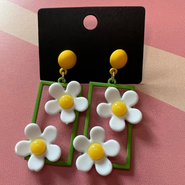 Daisy Earrings, Groovy Earrings, Double Daisy Earrings, White Flower Dangle Earrings, Green and Yellow Earrings, abstract earrings, colorful